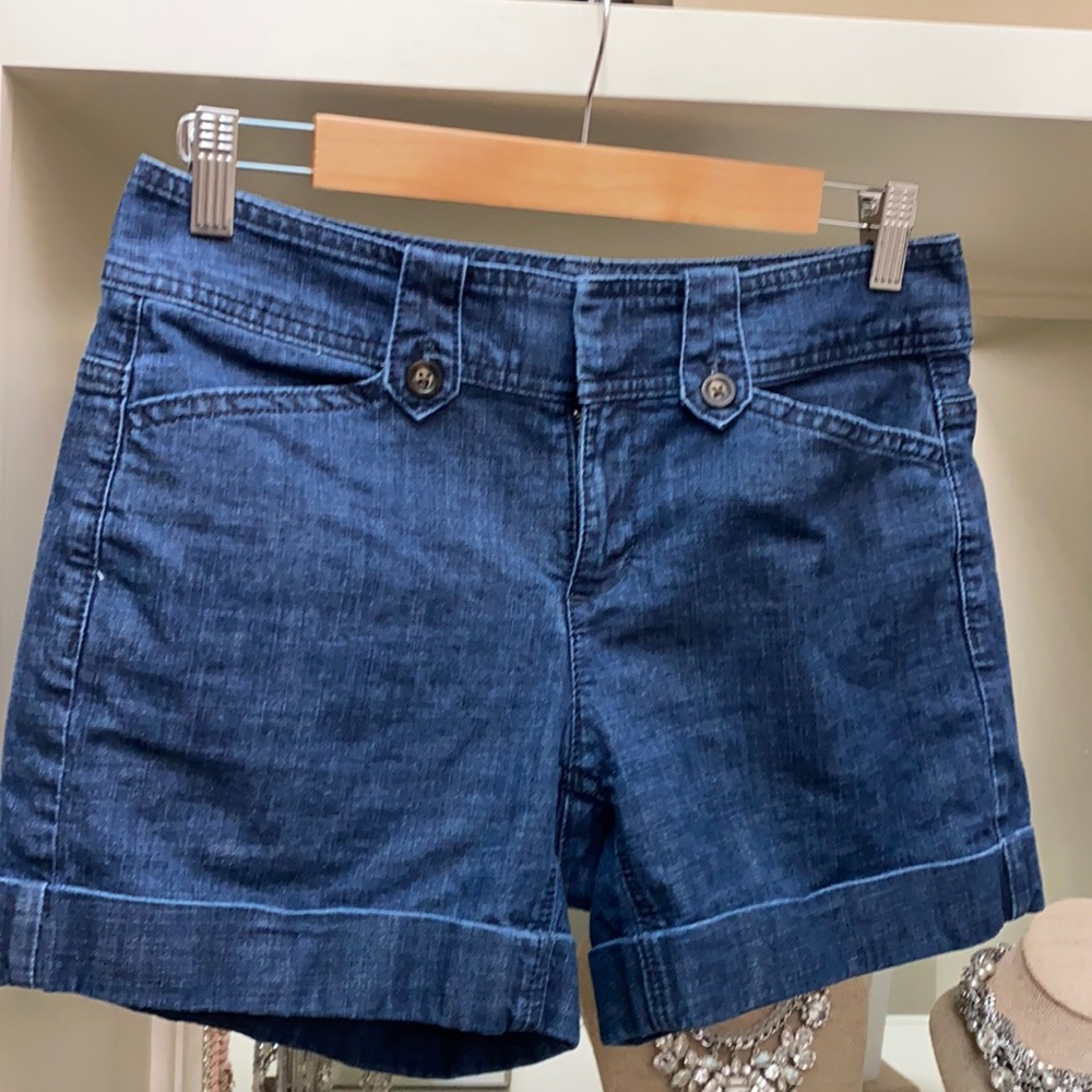 Short denim